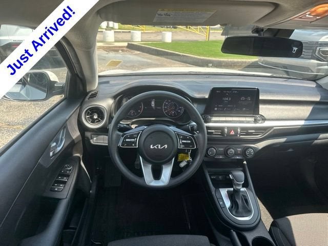 2023 Kia Forte LXS - Photo 26