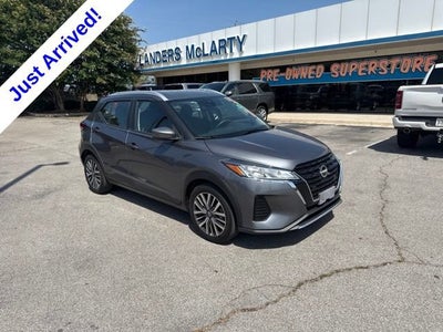 2022 Nissan Kicks SV Xtronic CVT