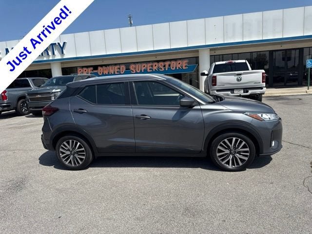 2022 Nissan Kicks SV Xtronic CVT