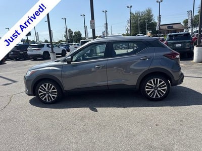 2022 Nissan Kicks SV Xtronic CVT
