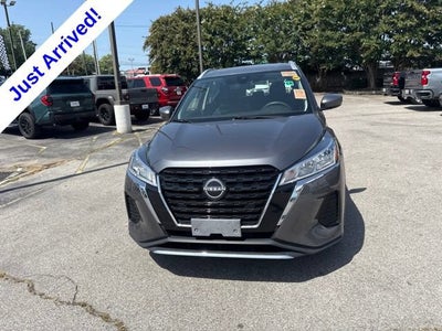 2022 Nissan Kicks SV Xtronic CVT