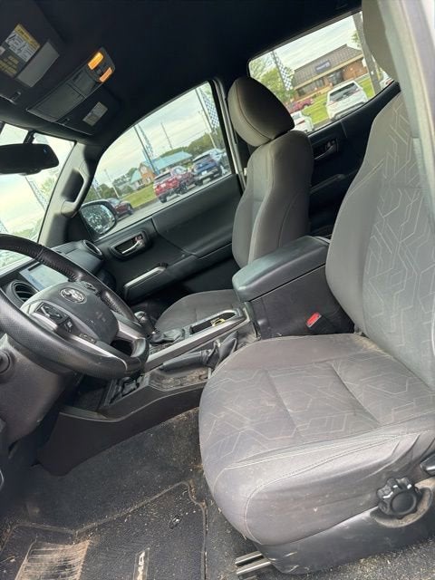 2016 Toyota Tacoma SR