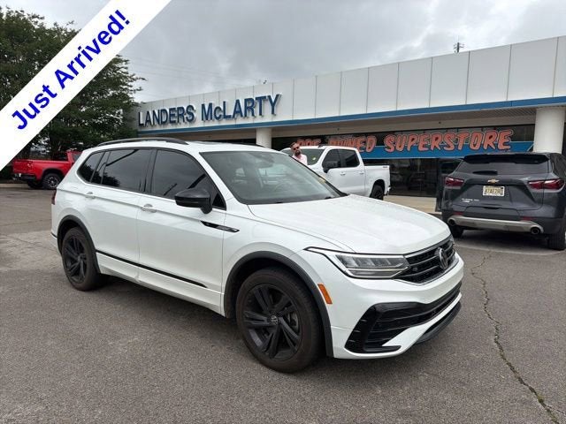 2023 Volkswagen Tiguan 2.0T SE R-Line Black's photo