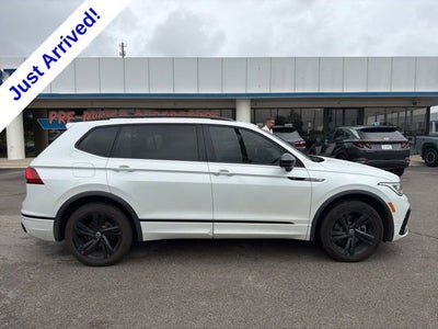 2023 Volkswagen Tiguan SE R-Line Black