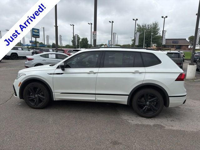2023 Volkswagen Tiguan SE R-Line Black