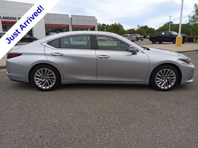 2022 Lexus ES 350 Ultra Luxury