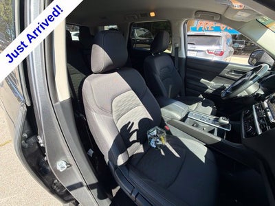 2025 Nissan Pathfinder SV FWD
