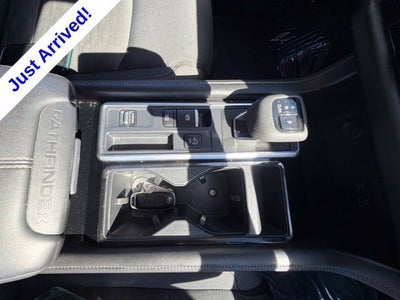 2025 Nissan Pathfinder SV FWD