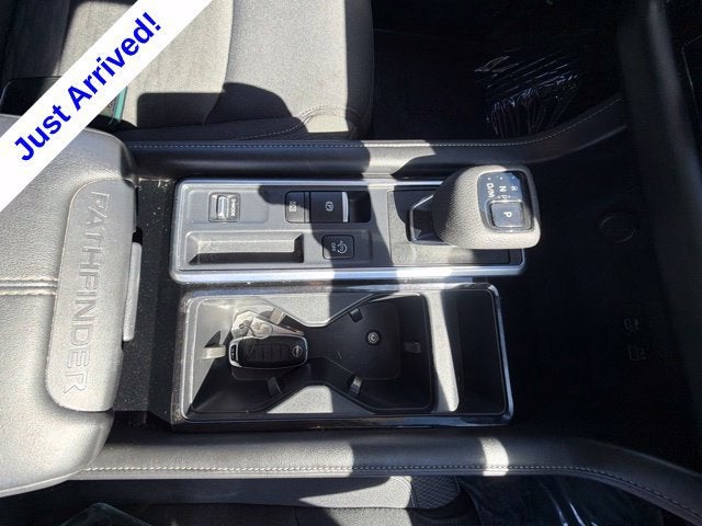2025 Nissan Pathfinder SV FWD