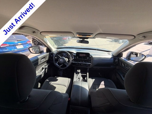 2025 Nissan Pathfinder SV FWD