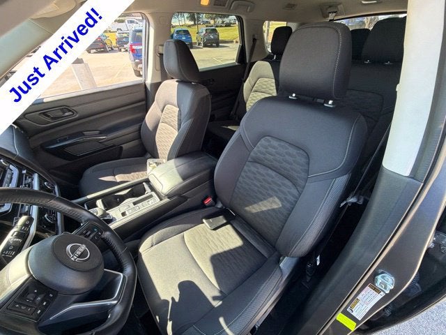 2025 Nissan Pathfinder SV FWD
