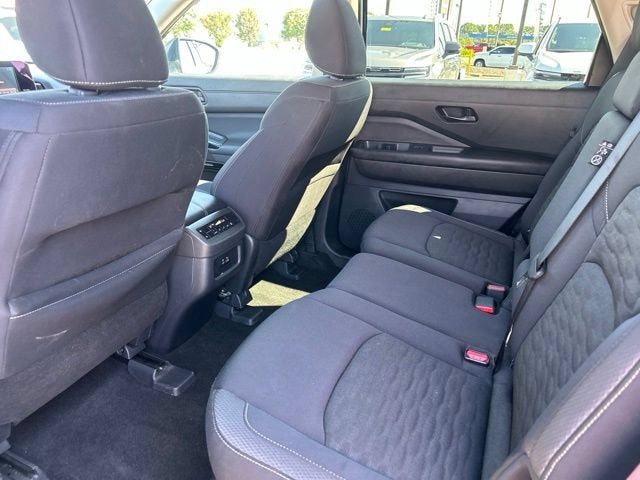 2025 Nissan Pathfinder SV 4WD
