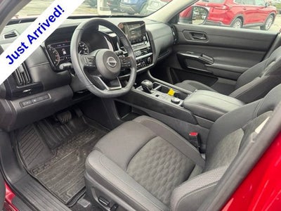 2024 Nissan Pathfinder SV 4WD
