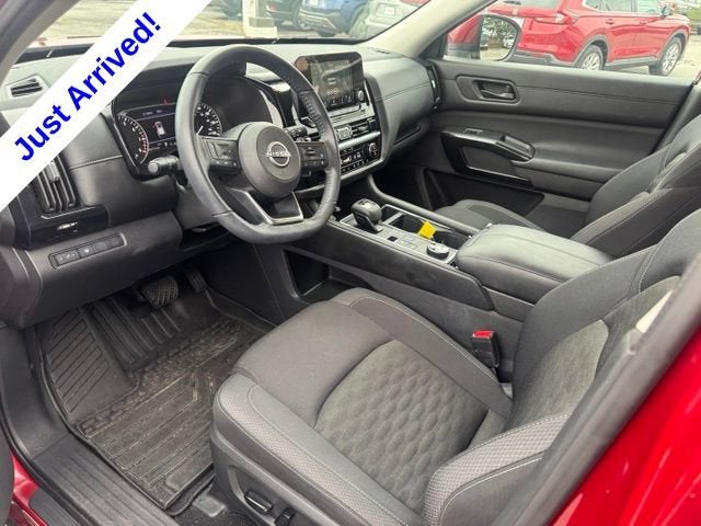 2024 Nissan Pathfinder SV 4WD