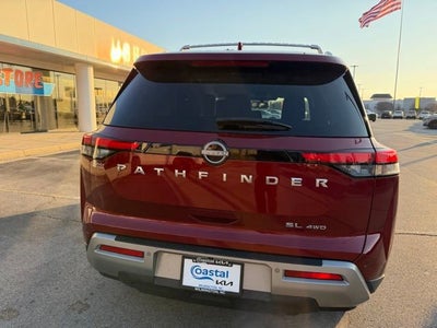 2022 Nissan Pathfinder SL
