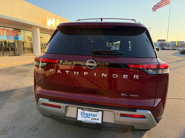 2022 Nissan Pathfinder SL