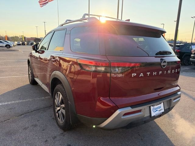 2022 Nissan Pathfinder SL