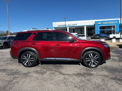 2024 Nissan Pathfinder Platinum