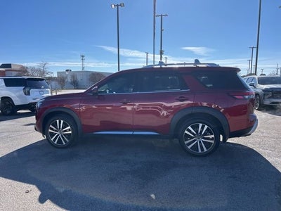 2024 Nissan Pathfinder Platinum