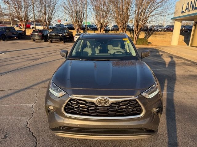 2024 Toyota Highlander Hybrid Platinum