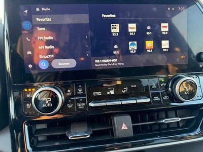 2024 Toyota Highlander Hybrid Platinum