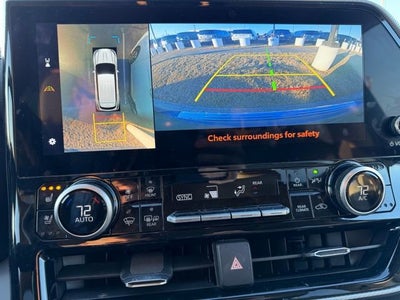 2024 Toyota Highlander Hybrid Platinum