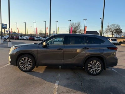 2024 Toyota Highlander Hybrid Platinum