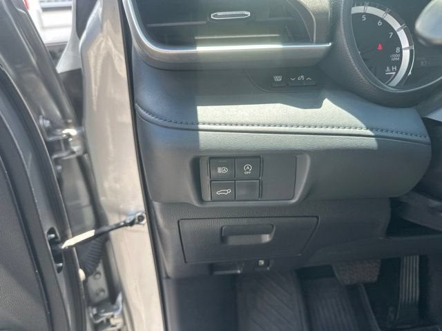 2023 Toyota Highlander LE - Photo 18