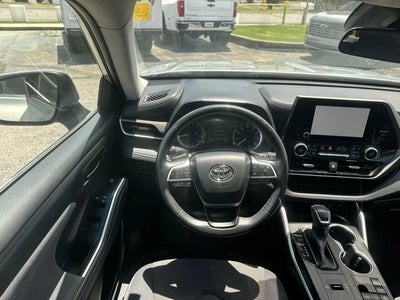 2023 Toyota Highlander LE