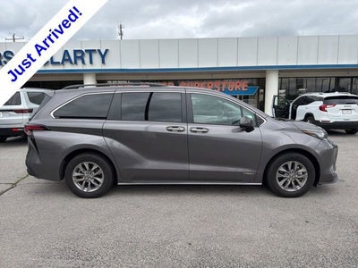 2021 Toyota Sienna XLE