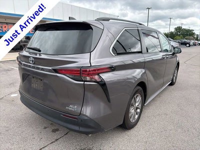 2021 Toyota Sienna XLE