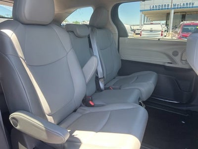 2021 Toyota Sienna XLE