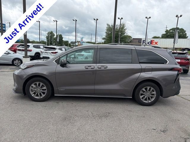 2021 Toyota Sienna XLE