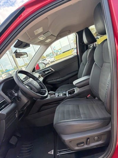 2023 Mitsubishi Outlander SE