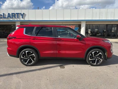 2023 Mitsubishi Outlander SE