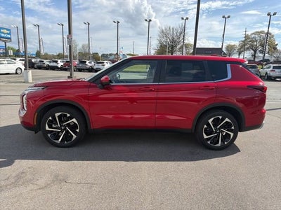 2023 Mitsubishi Outlander SE
