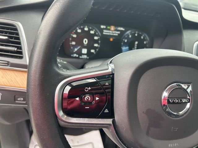 2021 Volvo XC90 Momentum