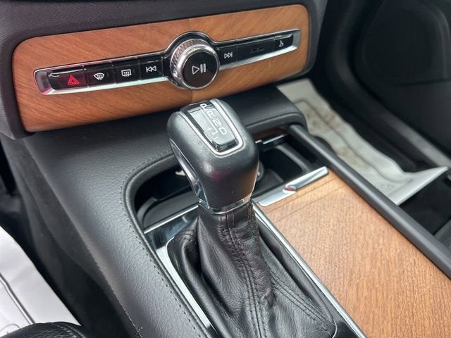 2021 Volvo XC90 Momentum