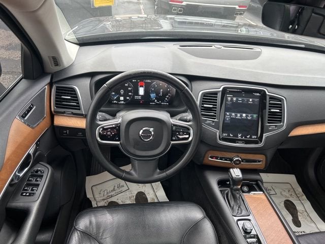 2021 Volvo XC90 Momentum