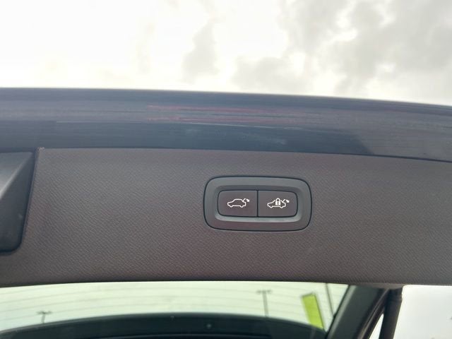 2021 Volvo XC90 Momentum