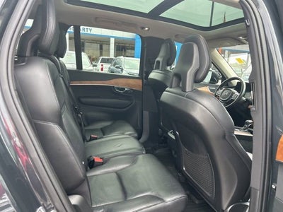 2021 Volvo XC90 Momentum
