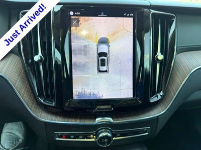 2023 Volvo XC60 B5 Ultimate Bright Theme