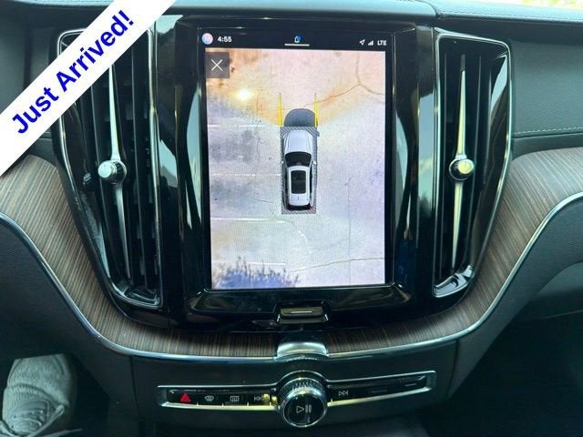 2023 Volvo XC60 B5 Ultimate Bright Theme