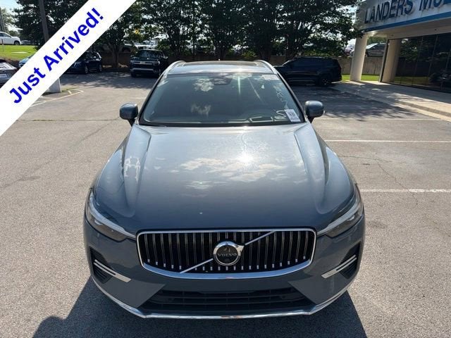 2023 Volvo XC60 B5 Ultimate Bright Theme
