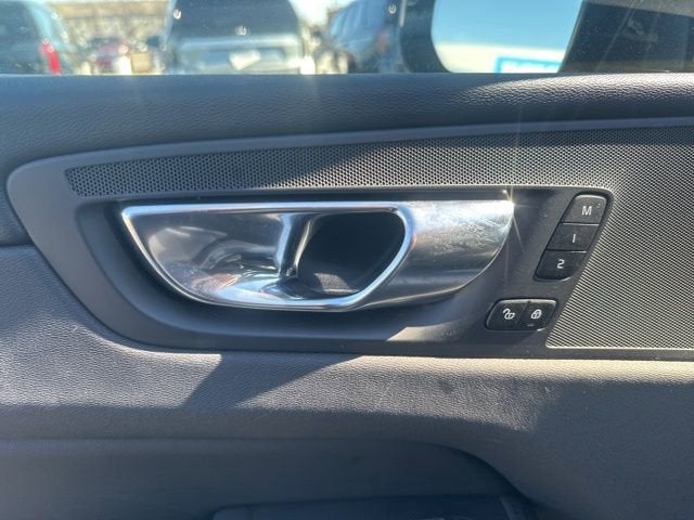 2025 Volvo XC60 Plus