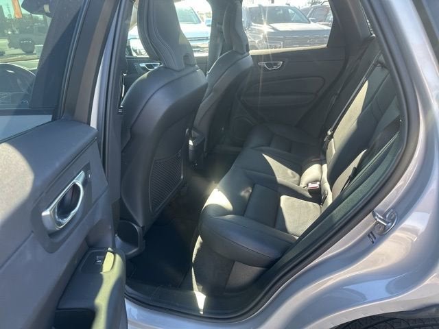 2025 Volvo XC60 Plus