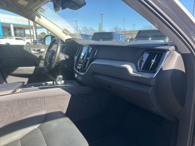 2025 Volvo XC60 Plus