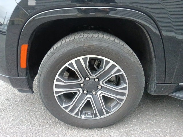 2023 Jeep Wagoneer Base