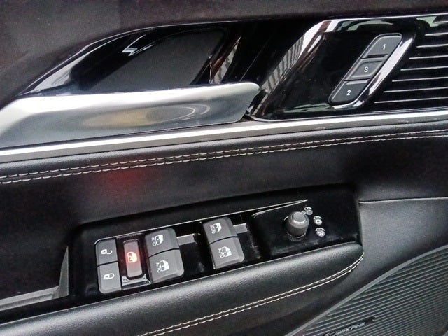 2023 Jeep Wagoneer Base