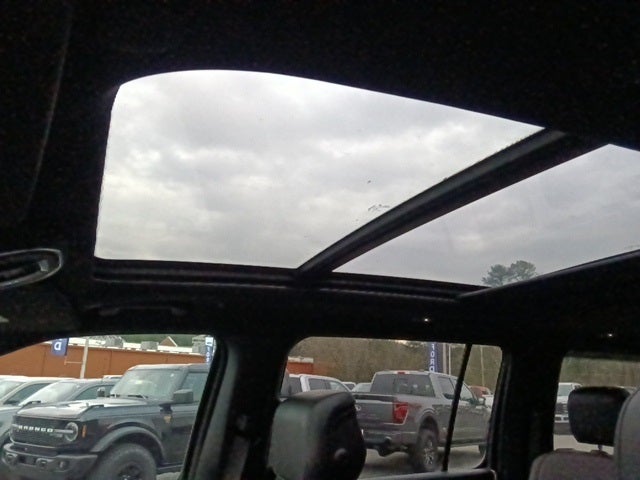 2023 Jeep Wagoneer Base